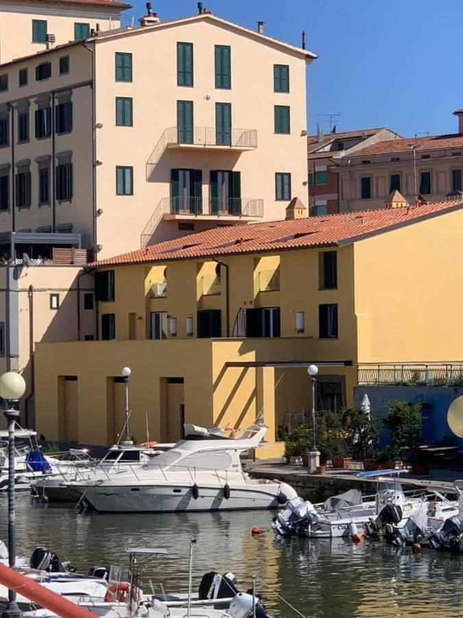 Waterfront Balcony I Grani 1 Resort Style Suite Livorno Exterior foto